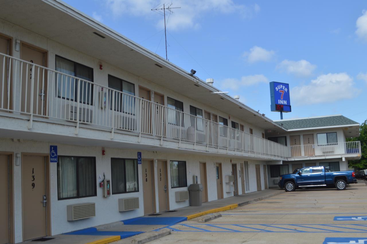 Super 7 Inn Bossier City Exterior photo