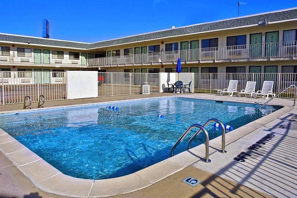 Super 7 Inn Bossier City Facilities photo